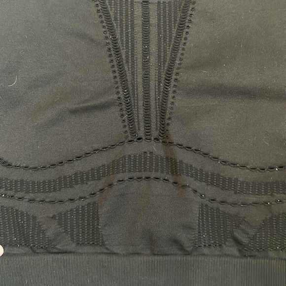 FABLETICS CROP TOP - Picture 3 of 3